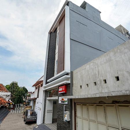 Super Oyo Capital O 614 Graha 8 Syariah Hotel Surabaya Kültér fotó