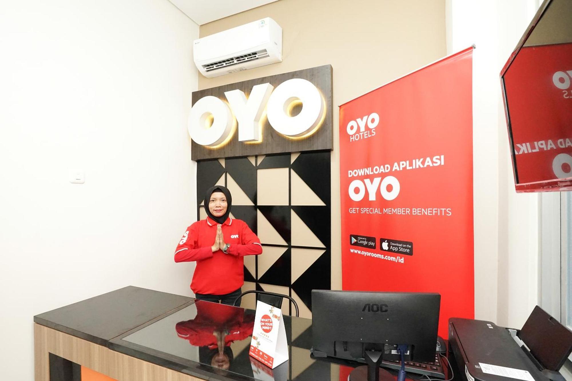 Super Oyo Capital O 614 Graha 8 Syariah Hotel Surabaya Kültér fotó