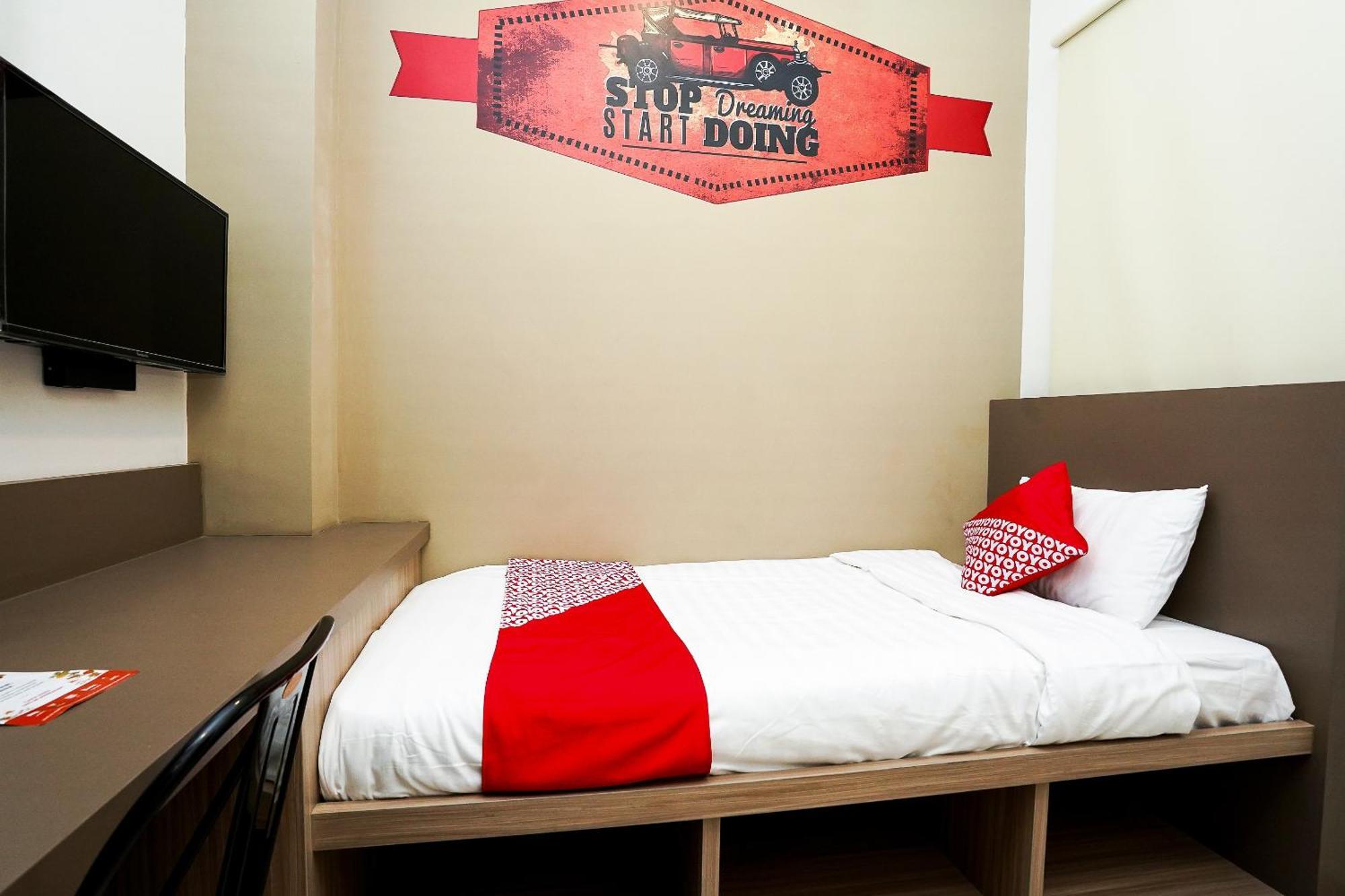 Super Oyo Capital O 614 Graha 8 Syariah Hotel Surabaya Kültér fotó