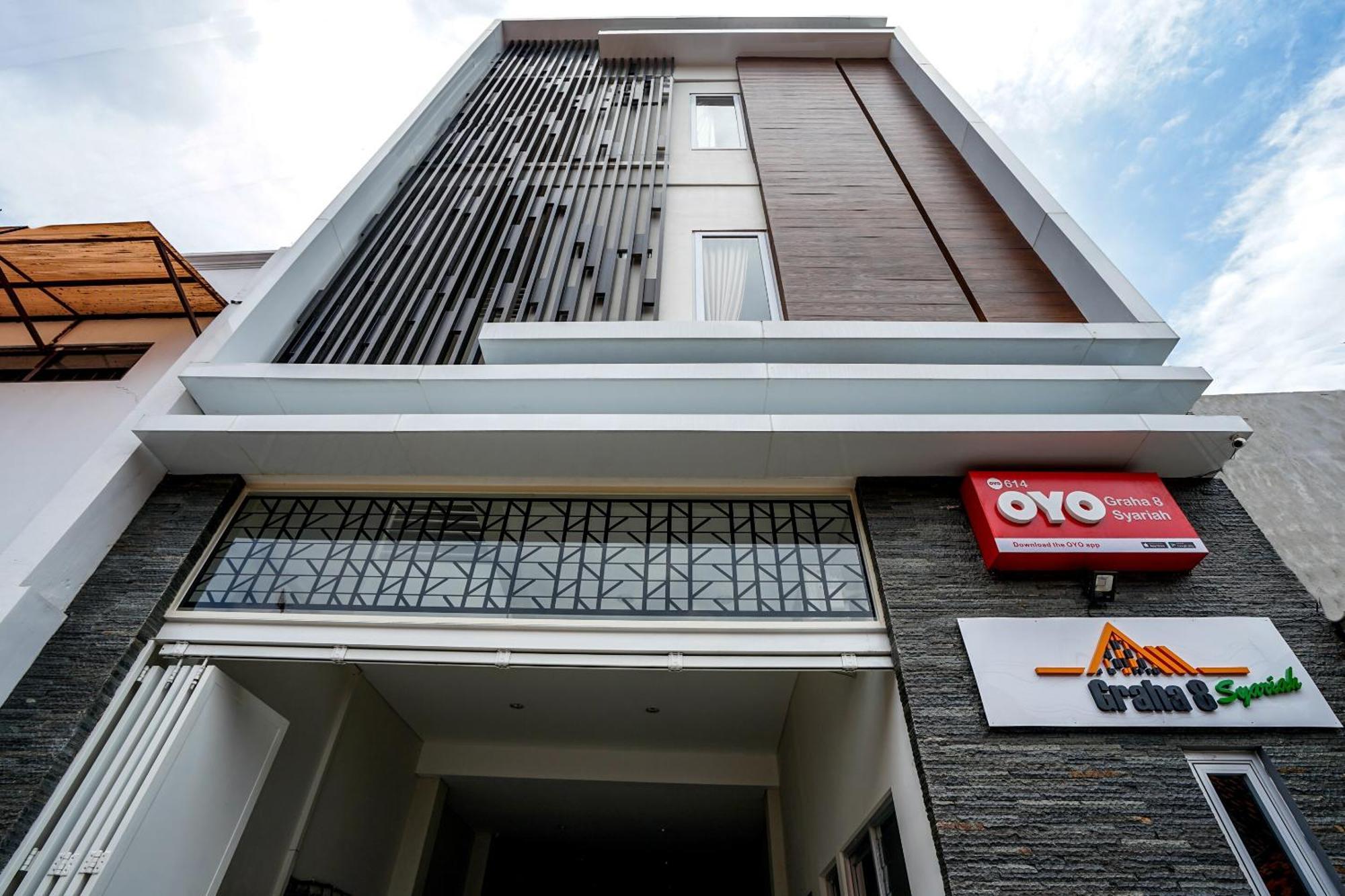 Super Oyo Capital O 614 Graha 8 Syariah Hotel Surabaya Kültér fotó