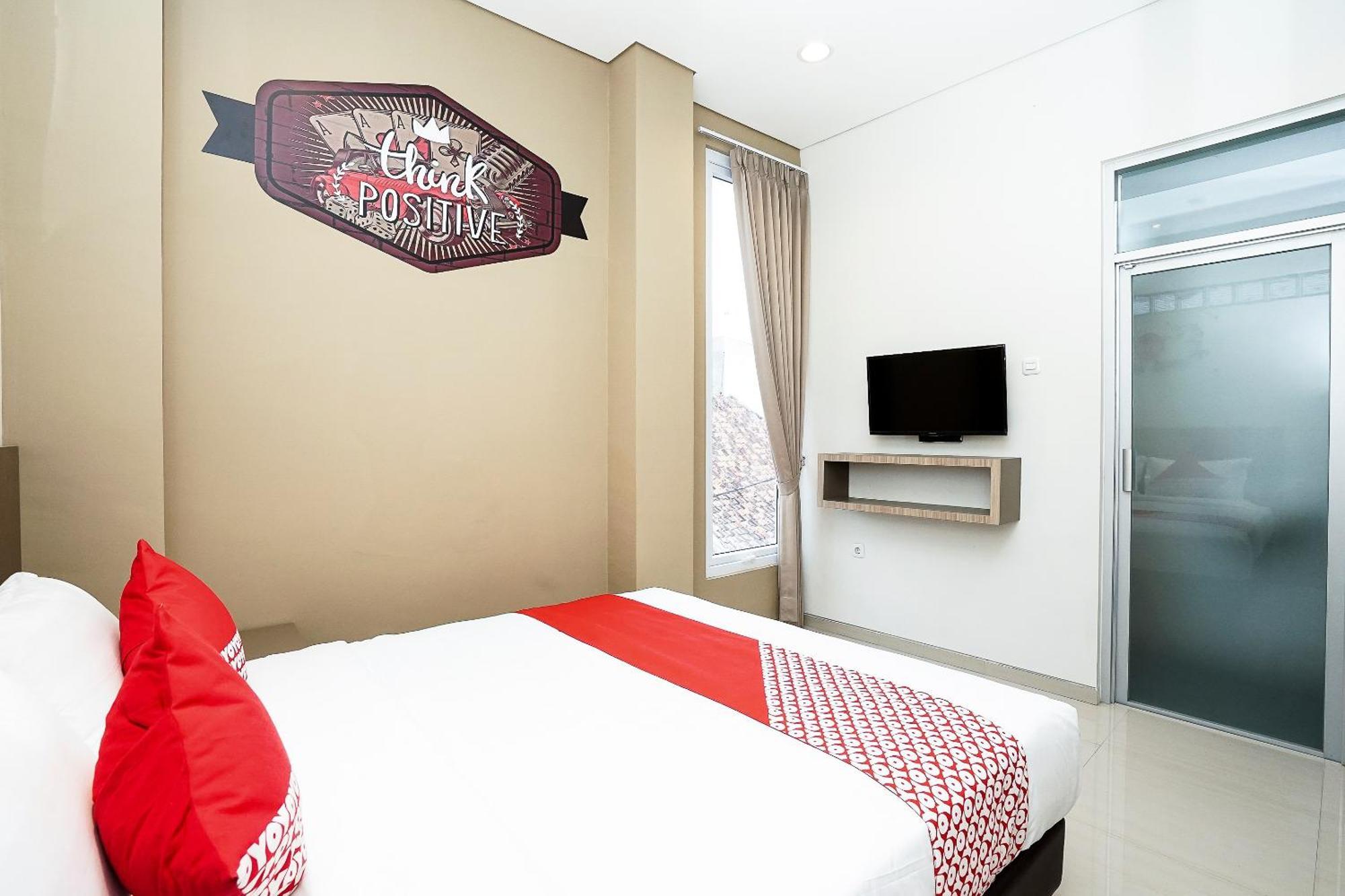 Super Oyo Capital O 614 Graha 8 Syariah Hotel Surabaya Kültér fotó