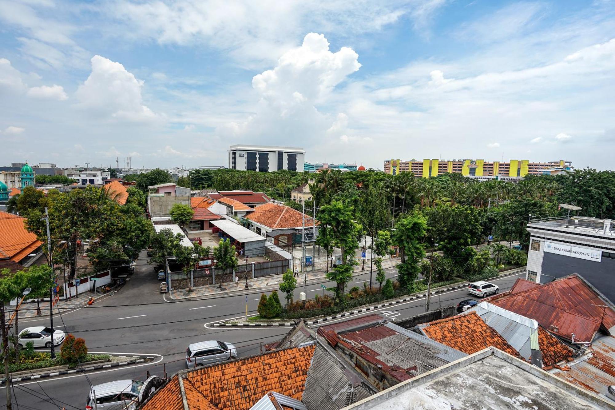 Super Oyo Capital O 614 Graha 8 Syariah Hotel Surabaya Kültér fotó